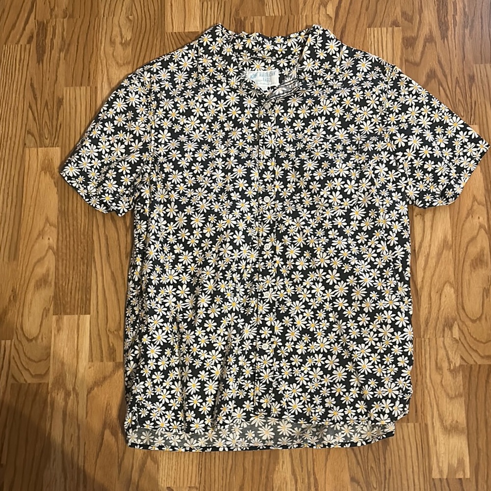 American Eagle Outfitters Black and White Floral Button Down Shirt